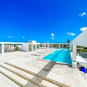 Rooftop Pool Ducassi Studio Deluxe Beach Club & Spa Hotel