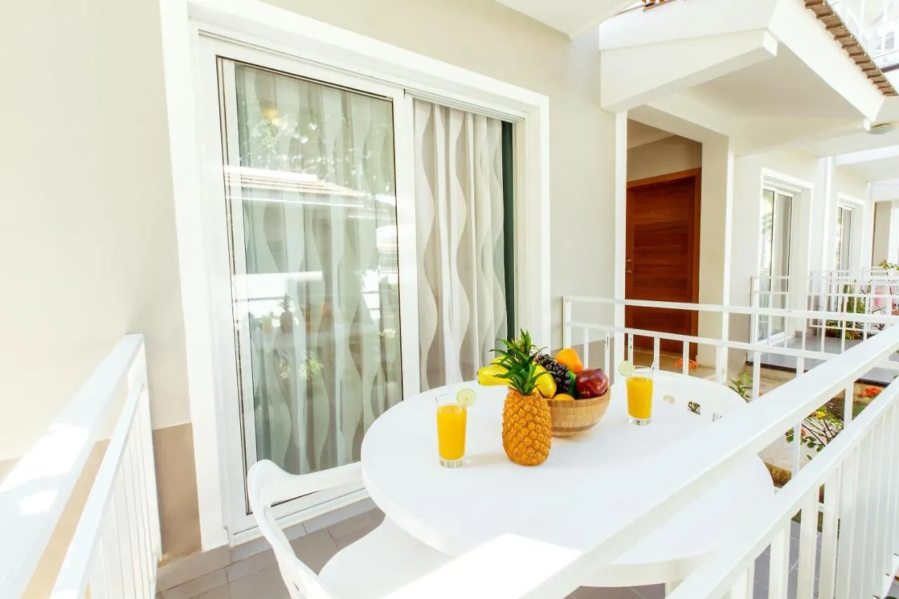 Tropicana Suites Deluxe Beach Club & Pool - Playa Los Corales Punta Cana 5*,