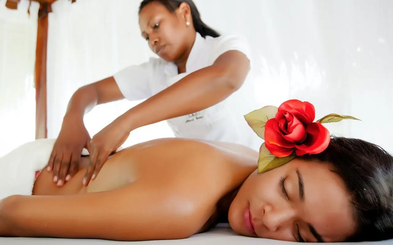Tropicana Suites Deluxe Beach Club & Pool - Playa Los Corales Punta Cana Hotel