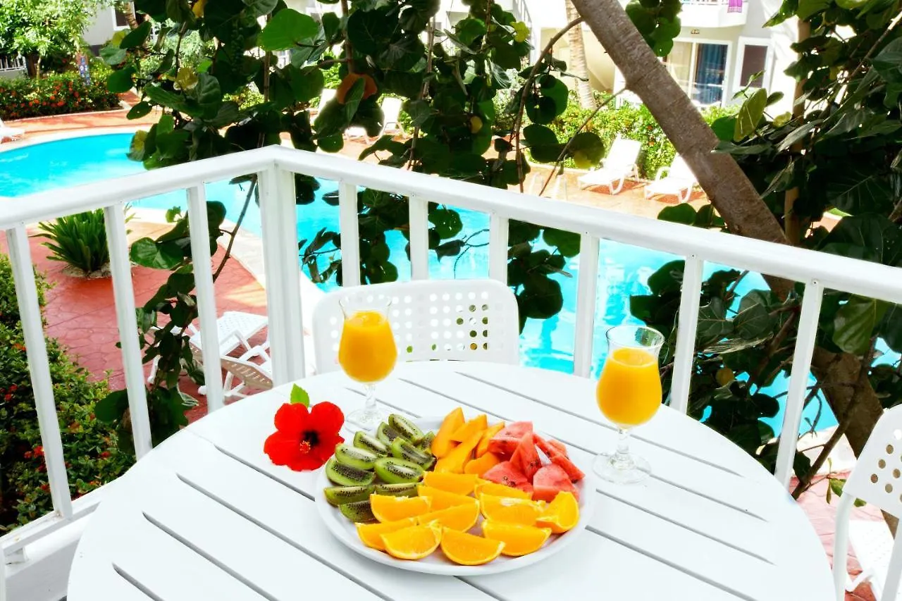 Tropicana Suites Deluxe Beach Club & Pool - Playa Los Corales Punta Cana Hotel