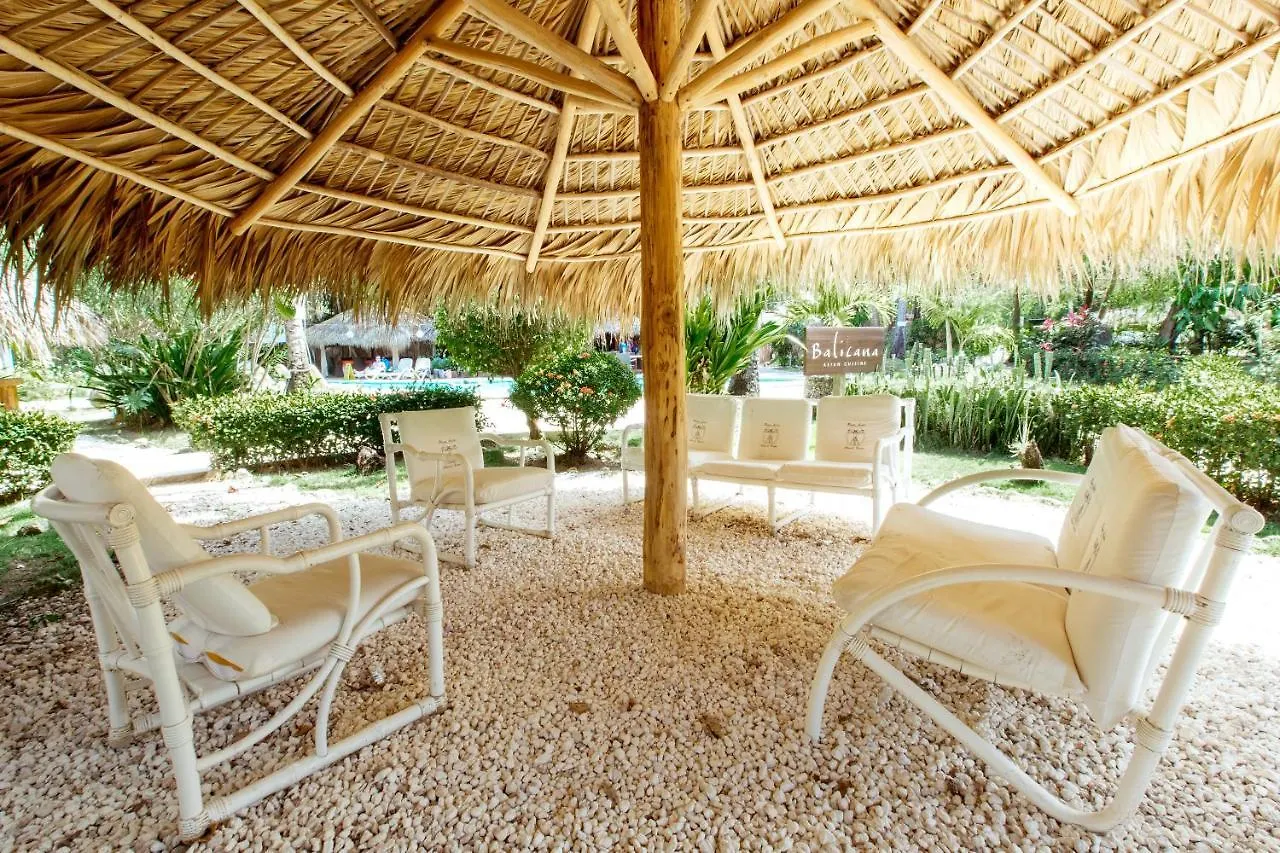 Tropicana Suites Deluxe Beach Club & Pool - Playa Los Corales Punta Cana